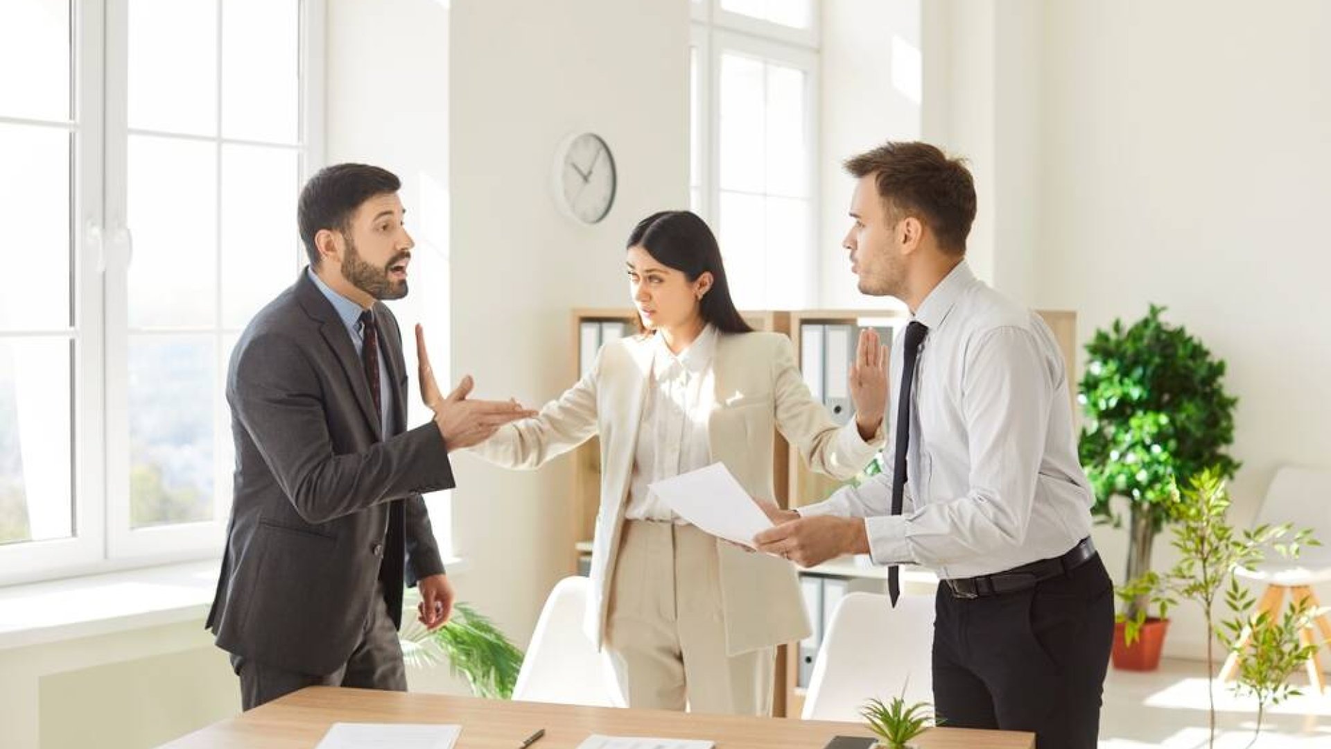 Discusión en la fiesta de empresa
